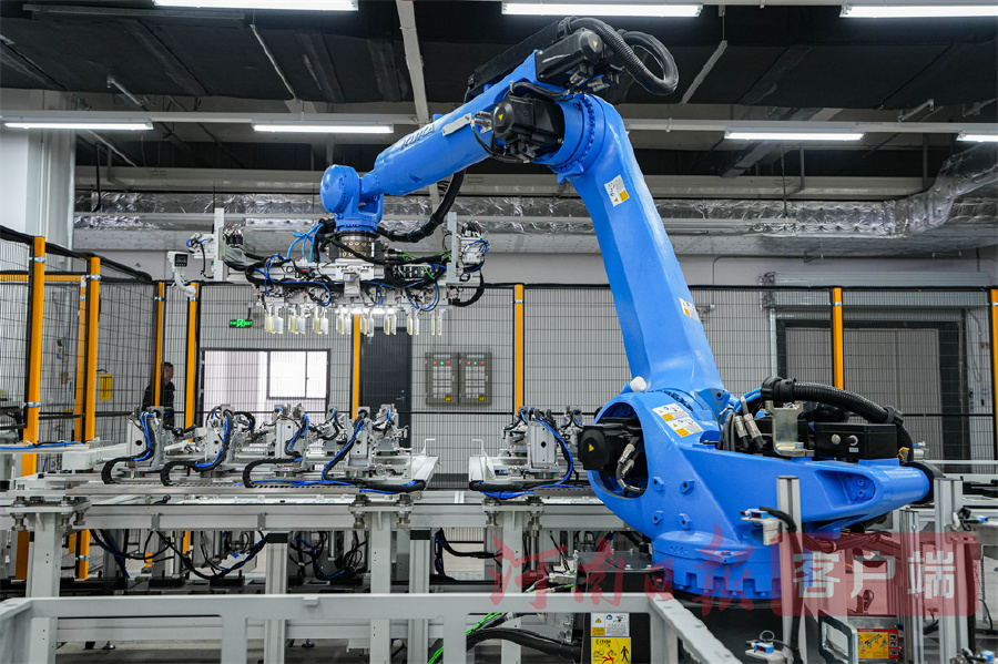 富士康在航空港打造全球首個“儲能燈塔工廠”，儲能項目邁向量產(chǎn)新階段